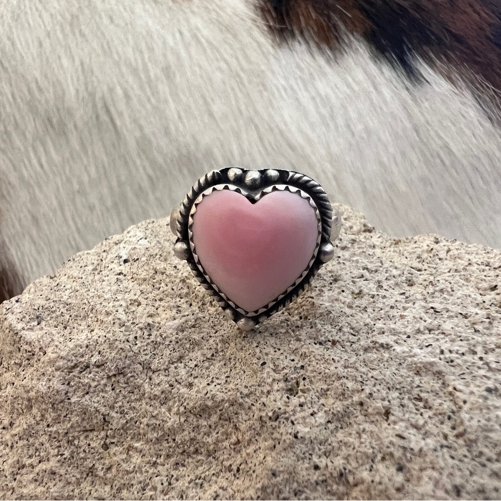 ❤️ Queen Pink Conch Heart Matte Sterling Navajo Style Ring Adjustable SZ 5 to 8